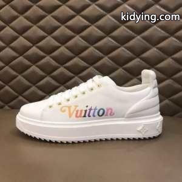 秋冬トレンドを取り入れたコーデを楽しむ ルイ ヴィトン LOUIS VUITTON おしゃれさんに近づける ランニングシューズ 今回の秋冬に欲しいスタイル_ルイ ヴィトン LOUIS VUITTON_ブランド コピー 激安(日本最大級)-0