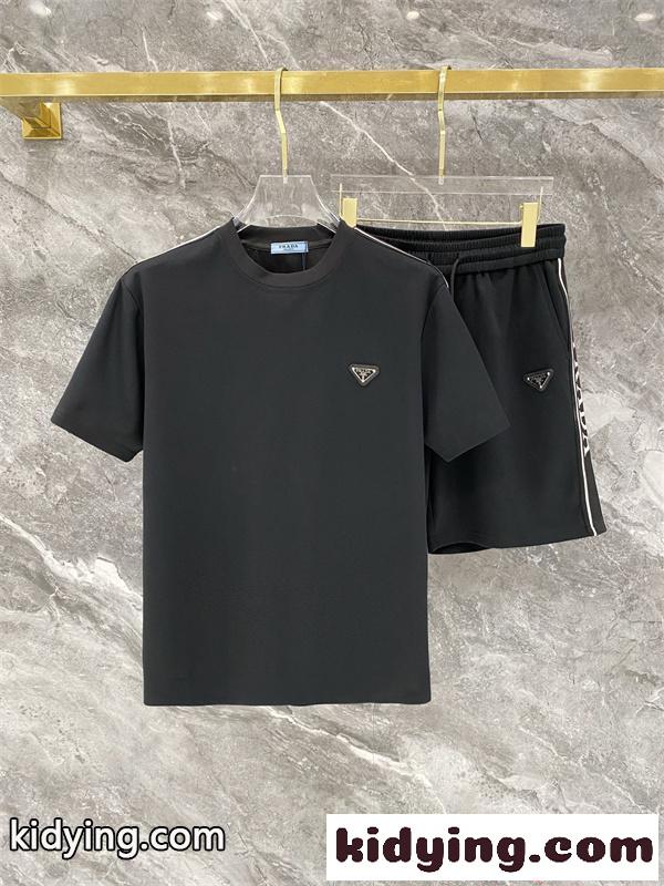 PRADA セットアップ 半袖Tシャツ ハーフパンツプラダ コピー  軽量素材 リラックスウェア-1