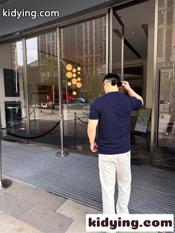 アーバンニットポロ風Tシャツ ミニマルデザイン 上質素材 BERLUTI ベルルッティ コピー Tシャツ トレンド着回しアイテム-11