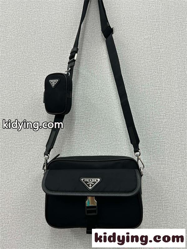 ショルダーバッグ PRADA コピー バッグ 本革 トライアングルディテール プラダ ブラック 取り外しミニポーチ付き 軽量 防水風-1