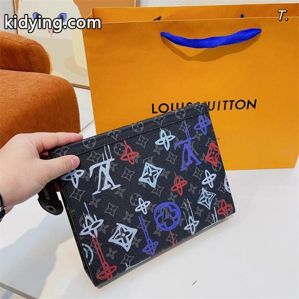 秋冬におしゃれな着こなし 冬の最旬コーデに仕上げる ルイ ヴィトン LOUIS VUITTONクラッチバッグ スーパーコピー激安(日本最大級)-0
