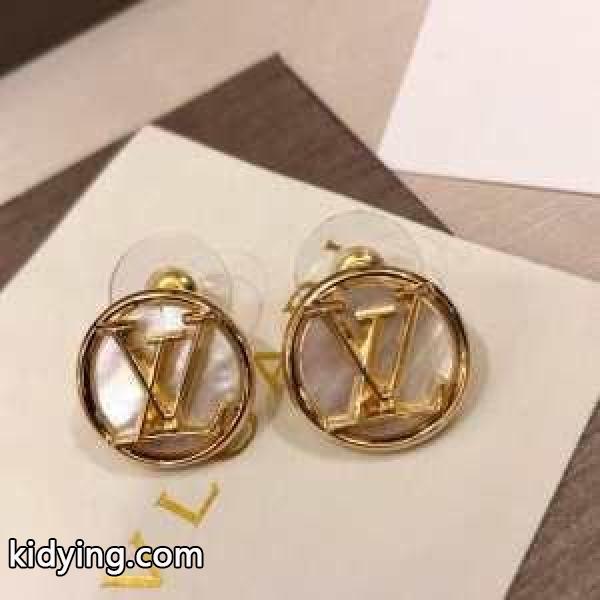 秋らしい装いにもぴったり ピアス寒い冬にぜひ取り入れたい ルイ ヴィトン LOUIS VUITTON 落ち着いた秋冬の雰囲気に演出_ルイ ヴィトン LOUIS VUITTON_ブランド コピー 激安(日本最大級)-0