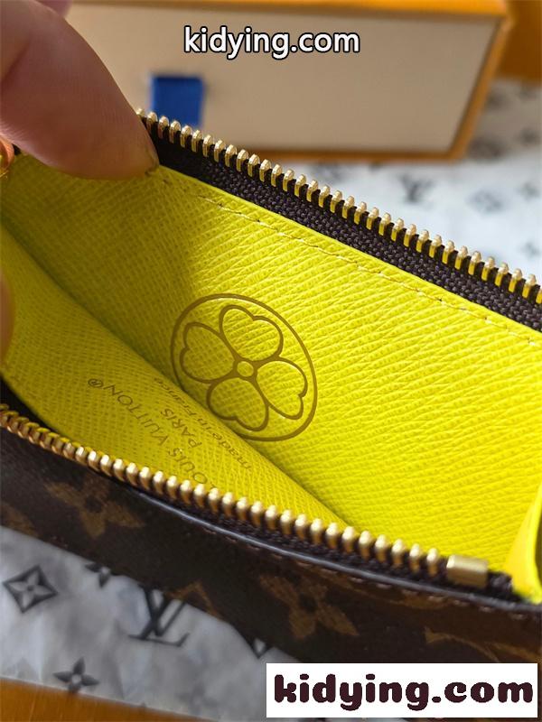 Louis Vuitton コピー ルイヴィトン M27771 カードケース モノグラム イエロー配色 チャーム付き ファスナーコインケース N級品 コンパクト財布 開運カラー-7