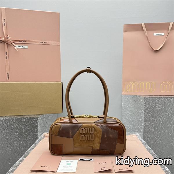 ほっこりブラウン 新作限定 こなれ感抜群 MIUMIU ミュウミュウ スーパーコピー ボストンバッグ-0