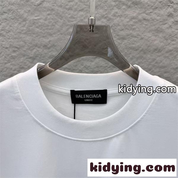 ホワイト グラフィックTシャツ BALENCIAGA バレンシアガ コピー 胸元カラーロゴ 背面ビッグレタリング 半袖 ワイドフィット-2
