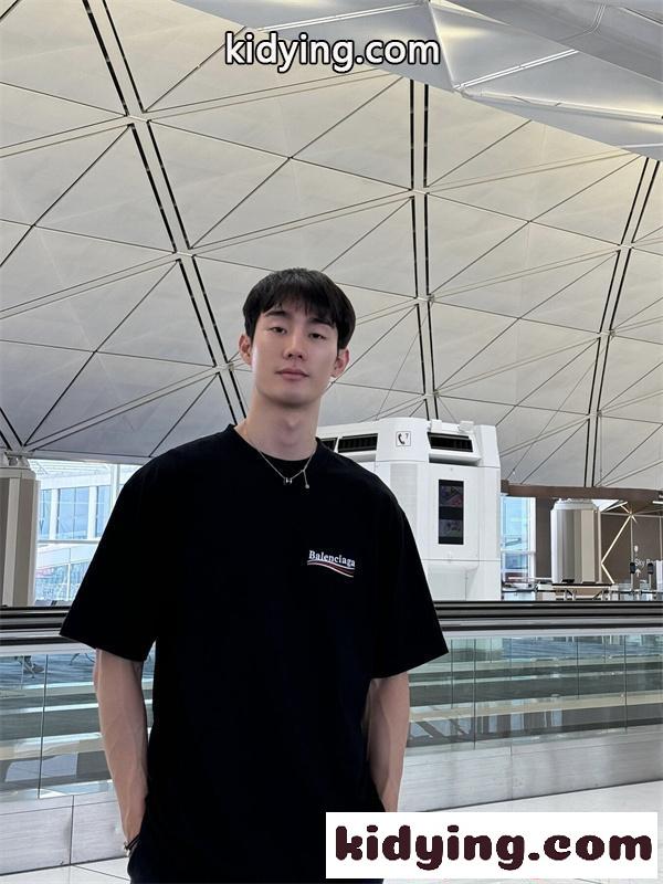 BALENCIAGA バレンシアガ スーパーコピー 売れ筋商品 2026新作 半袖Tシャツ オーバーサイズ モード-3