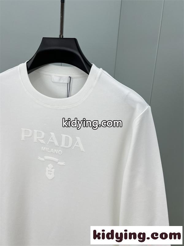 PRADA 長袖Tシャツ エンボスロゴ 立体加工 ミニマルデザイン 高級感 シンプル プラダ コピー-4