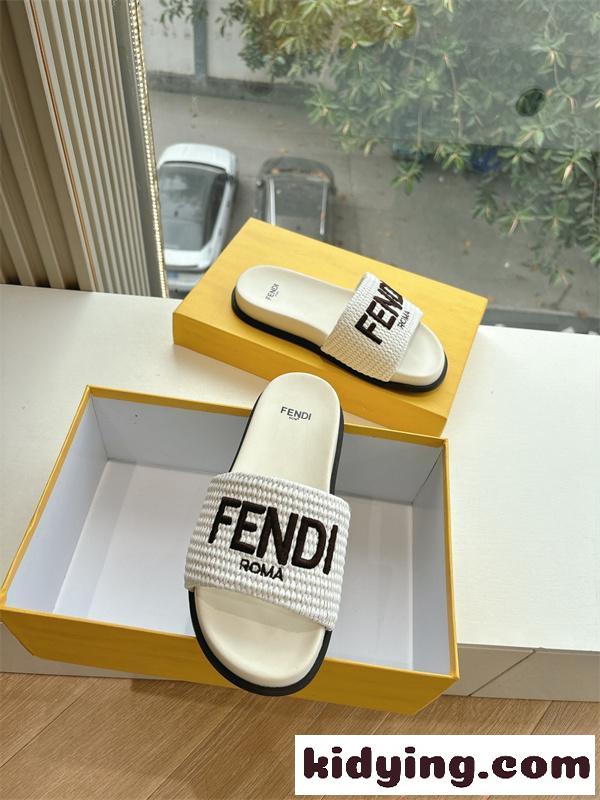 FENDI フェンディ サンダル コピー新作 春夏で話題沸騰中の限定新品  カジュアル 品質保証-1
