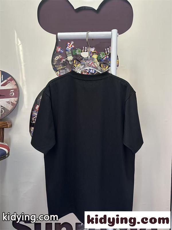 MIUMIU 可愛い Tシャツ ブラック ミュウミュウ コピー 半袖 ビッグロゴ 韓国風 カジュアル 存在感抜群-8