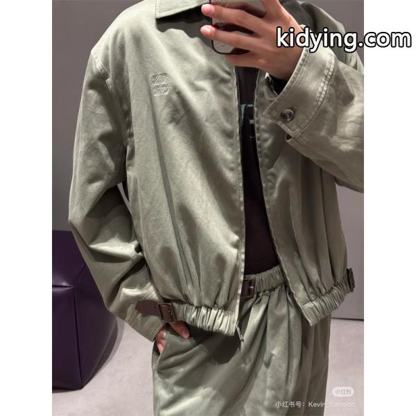 シンプル 2025秋冬 LOEWE 偽物 ジャケット ロエベ カーキカラー 上品なカジュアルスタイル-2