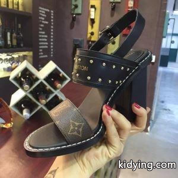 特に今期の春夏注目 ルイ ヴィトン LOUIS VUITTON サンダル 2色可選 2019春夏の流行をチェック_ルイ ヴィトン LOUIS VUITTON_ブランド コピー 激安(日本最大級)-1