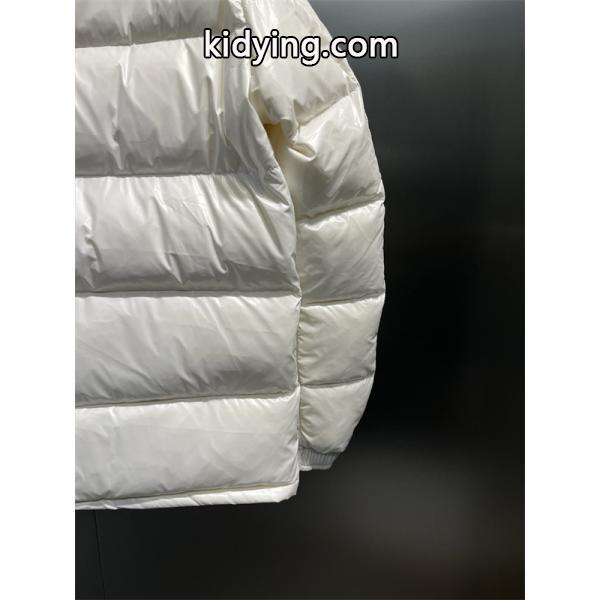 Moncler 限定カーキ 暖か上質ボリューム 冬支度に最適 モンクレール スーパーコピー 高品質 ダウンジャケット-6