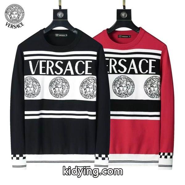 ヴェルサーチニットコピー VERSACE 今年の秋冬のトレンドも意識秋冬におすすめ着こなし_ブランド コピー 激安(日本最大級)-0