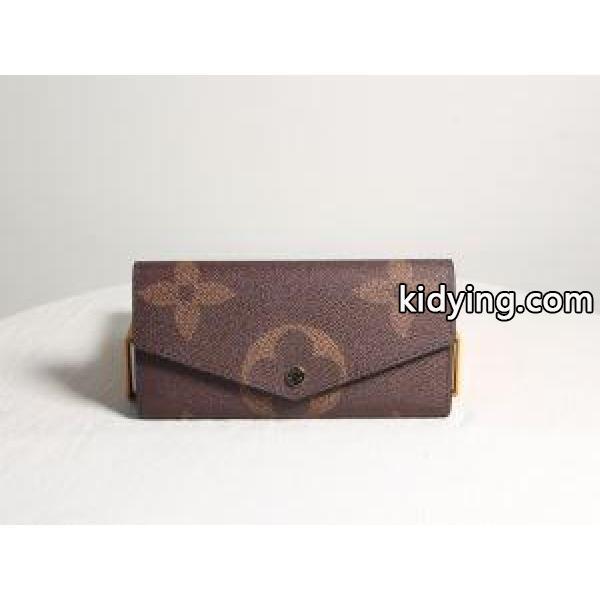 LOUIS VUITTON 冬ファッションコーデの幅も広がる ルイ ヴィトン 冬のお出かけの相棒に 財布/ウォレット 真冬でおしゃれに着こなす_ルイ ヴィトン LOUIS VUITTON_ブランド コピー 激安(日本最大級)-0