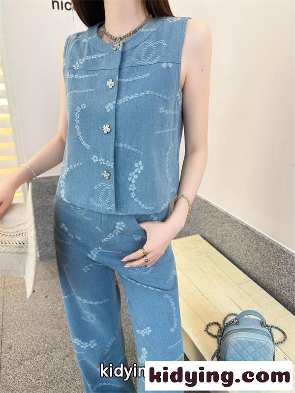 ランキング急上昇 上質エレガントスタイル CHANEL シャネル コピー ワンピース セレブ風コーデ 人気アイテム-3