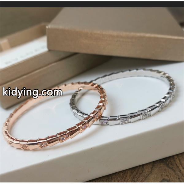 着回し力の高いが魅力 ブルガリ 秋冬コーデを鮮やかに彩る BVLGARI ブランド コピー 激安(日本最大級)-0