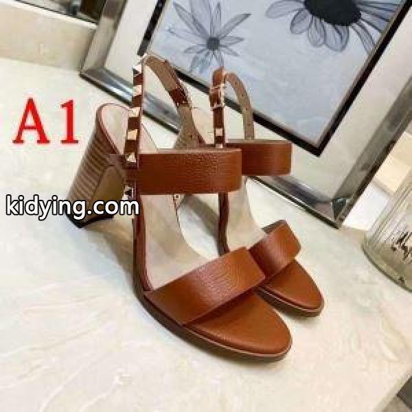 ヴァレンティノ VALENTINO レディース サンダル 春夏にぴったりしたアイテム コピー 日常 4色可選 激安 RW0S0M83VCE BY5-0