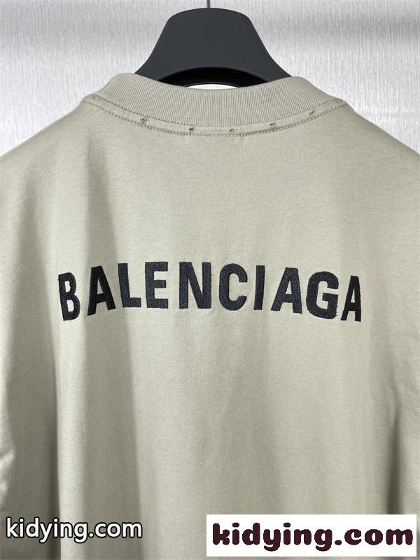Balenciaga コピー バレンシアガ 半袖Tシャツ グレー ミニロゴ刺繍 オーバーサイズ ボタンディテール クルーネック 上質コットン モード系 メンズ-5