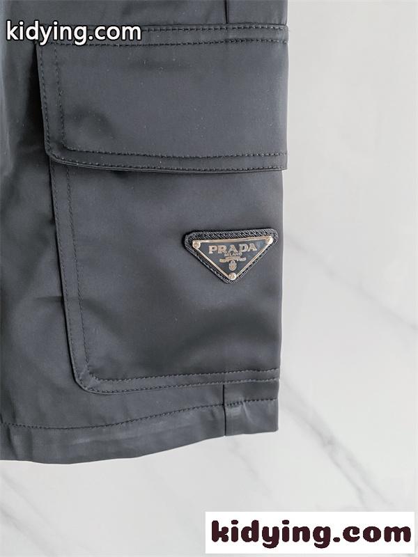 PRADA 通気性良いプラダカーゴショーツコピー軽量サテンナイロンなめらかな肌触りドレープ感抜群-4
