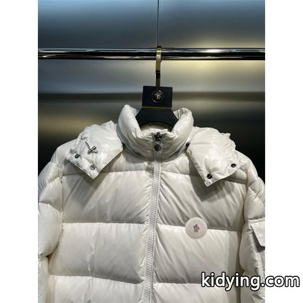 高級感溢れる ホワイト 光沢プレミアム仕上げ 冬コーデ注目 モンクレール コピー Moncler ダウンジャケット-1