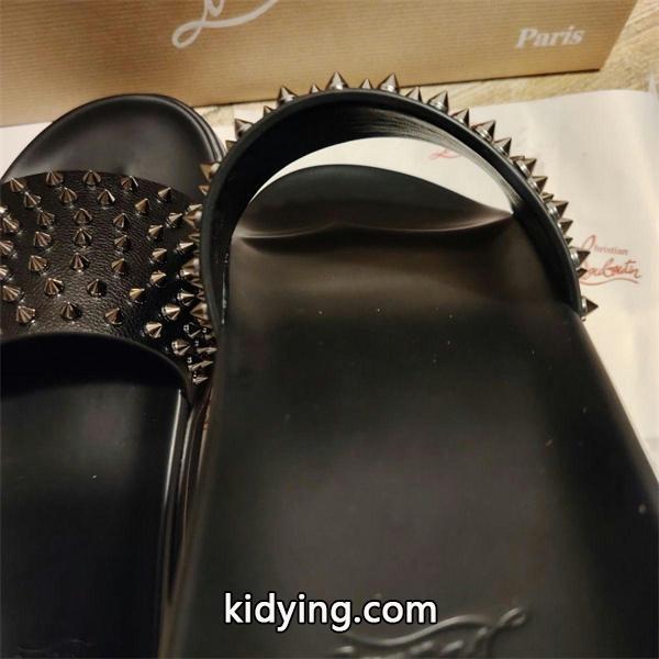 Christian Louboutin 激安 メンズ スタッズ フラットサンダル クッションインソール レッドソール-5