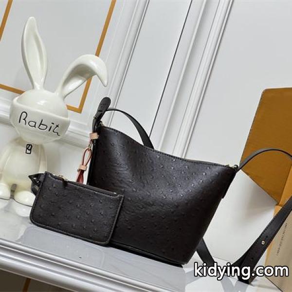 セット主役 2026新作 高級感 エンボス LOUIS VUITTON ルイヴィトン コピー ショルダーバッグ-0