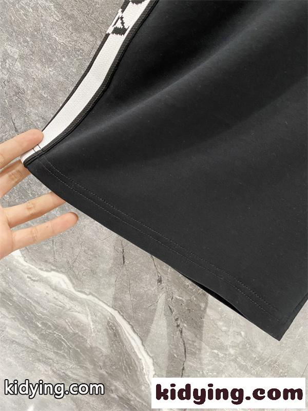 PRADA セットアップ 半袖Tシャツ ハーフパンツプラダ コピー  軽量素材 リラックスウェア-7