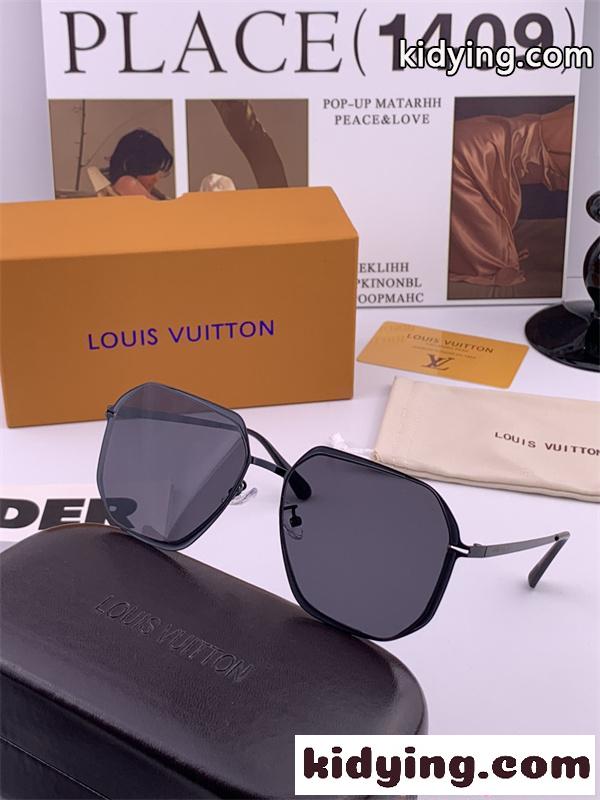 ルイヴィトン コピー 激安 サングラス スクエアフレーム メンズ レディース 上品 シンプル 高級感 UVカット Louis Vuitton-5