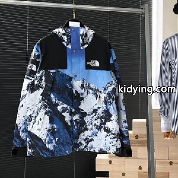 Supreme x TNF mountain baltoro jacket FW ジャケットコート コピー-0