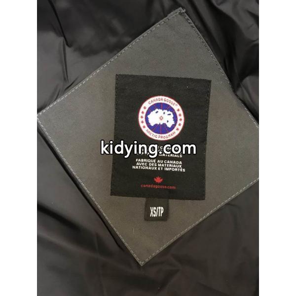 カナダグース Canada Goose 2025秋冬 ブラック ロングファーダウンコート コピー 着回し抜群-4