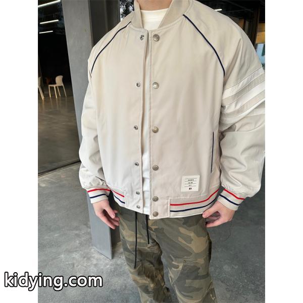Thom Browne コピー 秋冬クリーン トレンド ベージュ クリーン 細条纹 ベースボールジャケット トムブラウン-1