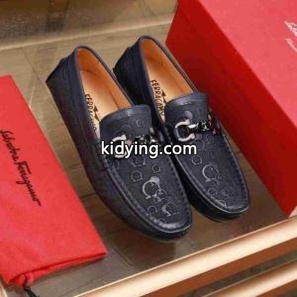 2020年の春夏はこれ! サルヴァトーレフェラガモ FERRAGAMO 1枚でグッと華やかに ローファー コーデに季節感をプラス_フェラガモ FERRAGAMO_ブランド コピー 激安(日本最大級)-0