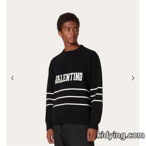 今年らしいトレンド感のある着こなし ヴァレンティノ セーターコピーVALENTINO 秋冬におすすめ着こなし_ブランド コピー 激安(日本最大級)-0