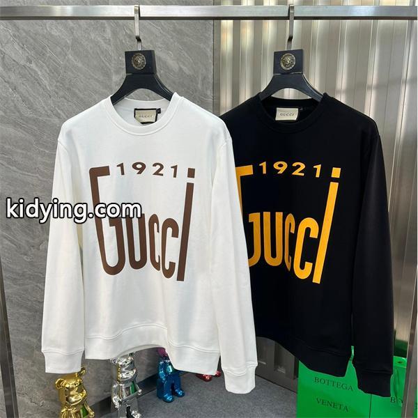 GUCCI スーパーコピー パーカー 1921 ロゴ 白 / 黒 グッチ ユニセックス ヴィンテージ風 2025秋冬コーデ-0