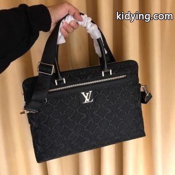 秋先取りコーデを楽しもう ルイ ヴィトン LOUIS VUITTON 日々のスタイリングの幅をもっと広げる ハンドバッグ 上品な秋冬コーデに仕上げる_ルイ ヴィトン LOUIS VUITTON_ブランド コピー 激安(日本最大級)-0