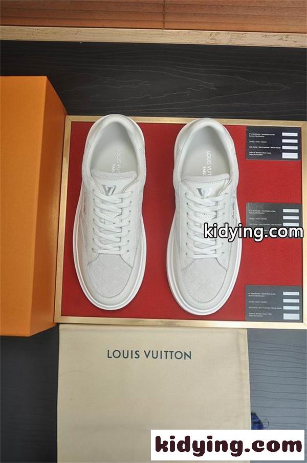 お洒落☆LOUIS VUITTON ルイヴィトンスニーカースーパーコピー疲れにくい衝撃吸収ソール搭載-1
