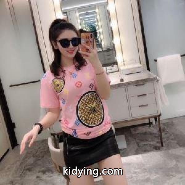 多色可選 ルイ ヴィトン 人の心をくすぐる柄が素敵 LOUIS VUITTON 日々のコーデをトレンドに 半袖Tシャツ_ルイ ヴィトン LOUIS VUITTON_ブランド コピー 激安(日本最大級)-1