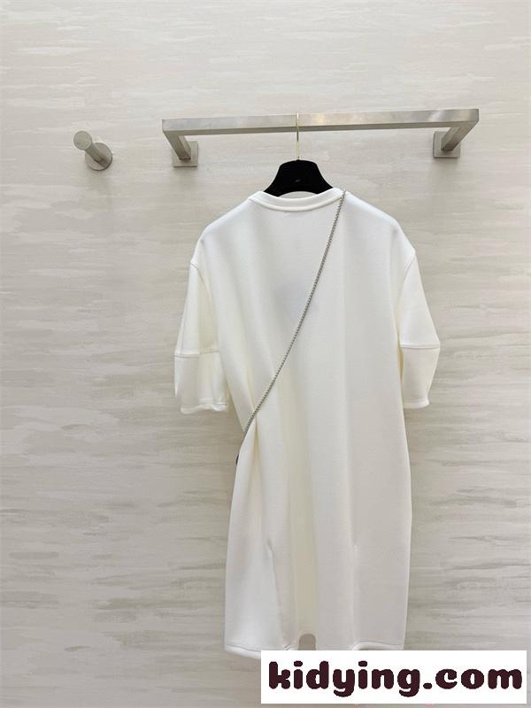 PRADAプラダロングtシャツコピー&2026トレンドファッション性抜群スタイリッシュ&ミニバッグ付き-5