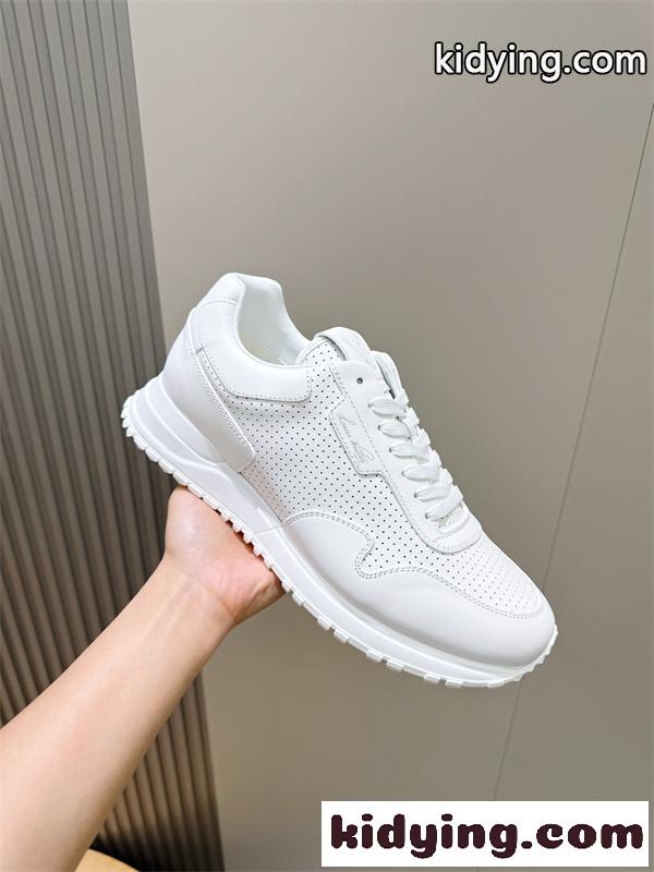 今季気になる! 2026新品セール ルイ ヴィトン LOUIS VUITTON ランニングシューズコピー 激安(日本最大級)-3