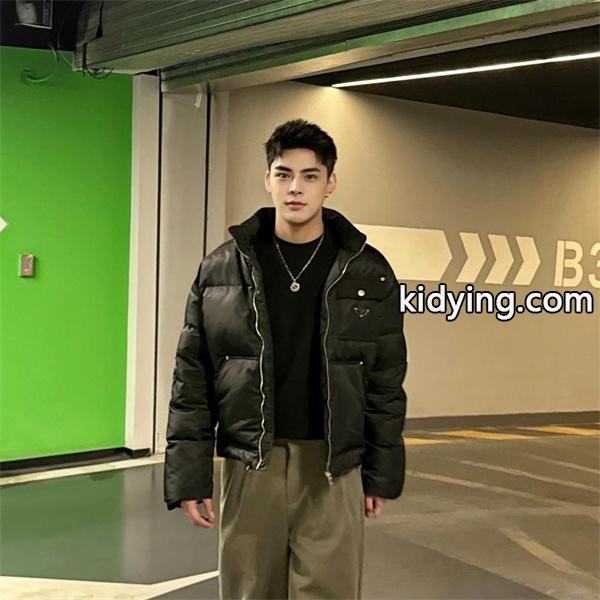 PRADA スーパーコピー ダウンジャケット ブラック = 防寒 カジュアル シック デザイン プラダ-1