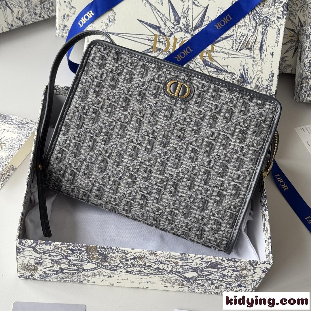 ディオール コピー バッグ クロスボディバッグ グレー ゴールドロゴ ジップ仕様 洗練デザイン DIOR-0