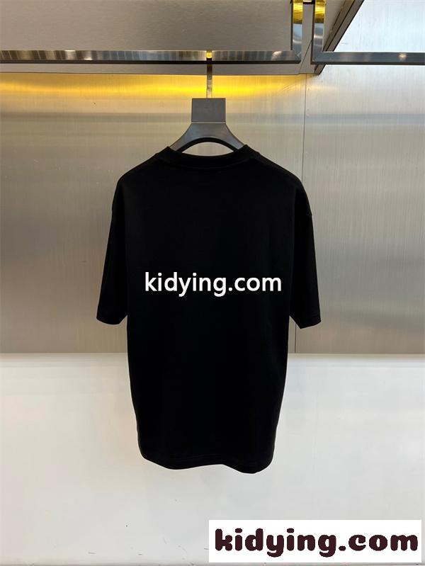 フェンディ コピー 半袖 Tシャツ メンズ ワイドフィット ホワイト ブラック プリントデザイン キャラクター柄 ロゴ入り カジュアル 通気性 柔らか素材 春夏-3