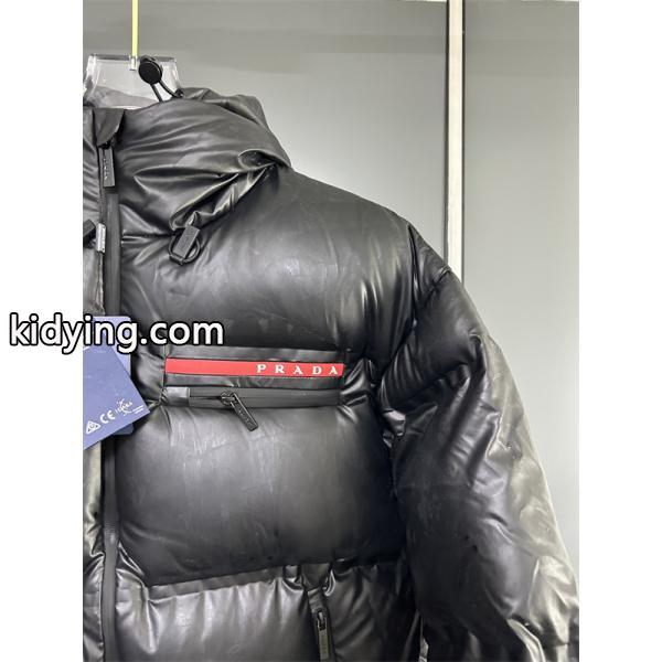 光沢ブラックレザー調カラー 迫力暖感 冬季重厚 最新 PRADA プラダ スーパーコピー ダウンジャケット-5