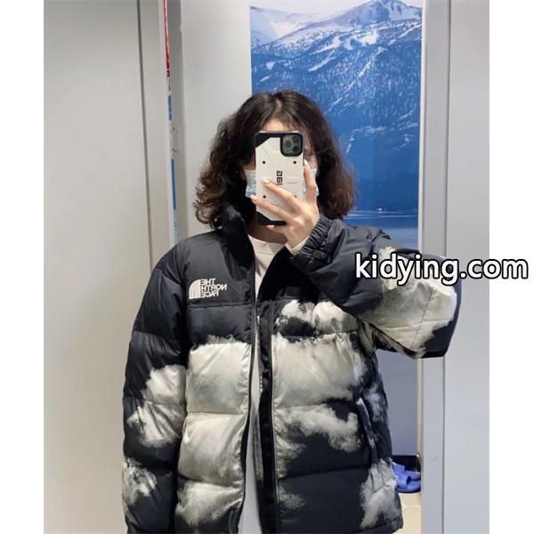 The North Face 偽物 雲柄ブラックダウンジャケット アーティスティック 2025秋冬個性 ザノースフェイス-5