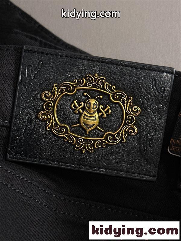 ディオール コピー デニムパンツ ロング丈 ホワイト ブラック 立体刺繍 ポケット 金属ロゴ装飾 細身シルエット-9