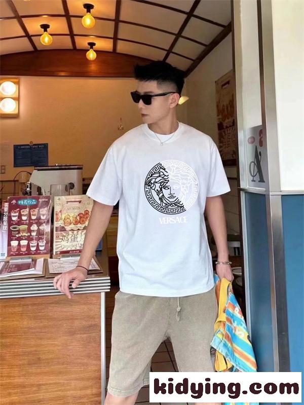 ヴェルサーチ コピー 存在感 プリント ホワイト 半袖 Tシャツ モード ラグジュアリー 映え VERSACE-7