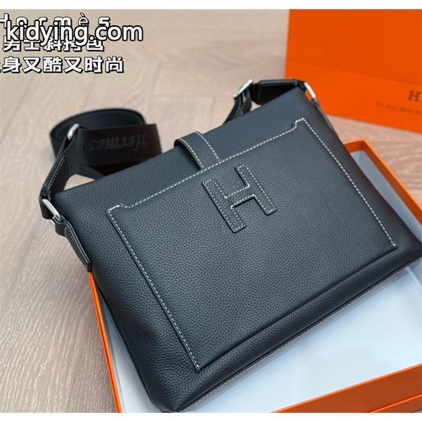 春夏で通勤などに大活躍コレクション エルメス バッグ コピー メンズ ビジネスバッグ ブラック レザー ロゴ入り-0