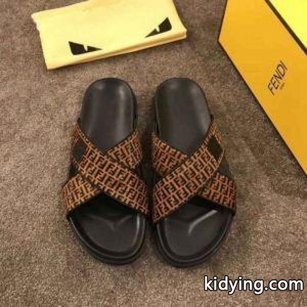 手頃なプライス フェンディカジュアルウェア FENDI サンダル抜け感や着心地重視 2019年春夏シーズンの人気_フェンディ FENDI_ブランド コピー 激安(日本最大級)-0