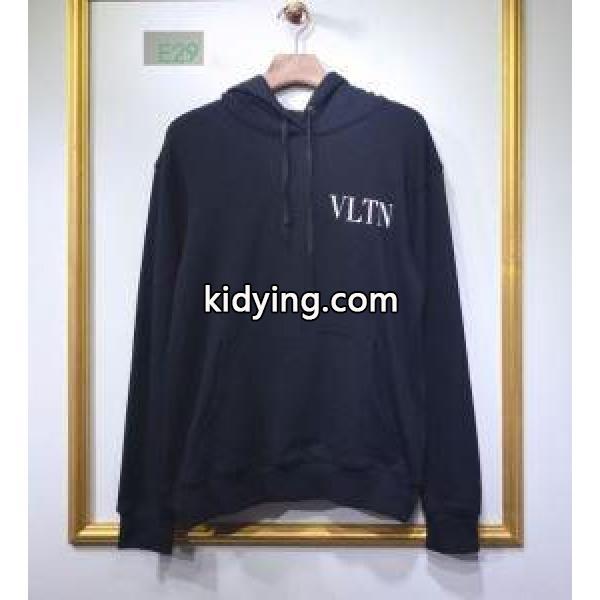 パーカー 冬で可愛くて楽チンな人気アイテム ヴァレンティノ 2019秋冬におしゃれな着こなし VALENTINO 秋冬らしく着こなそう_ヴァレンティノ VALENTINO_ブランド コピー 激安(日本最大級)-1