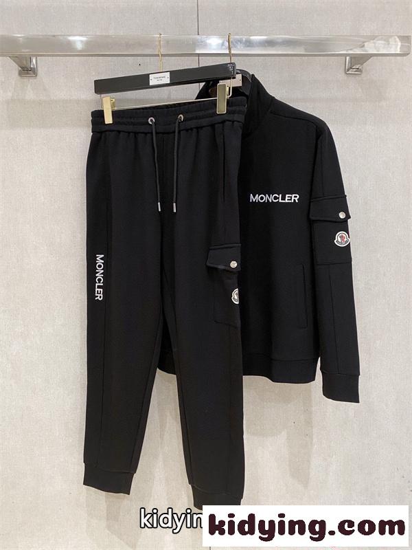 完売続出!注目アイテム メンズ MONCLER モンクレール スーパーコピー セットアップ 上下セット スポーツ-3